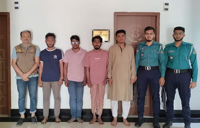 বৈষম্যবিরোধী পরিচয়ে অপহরণ ও মুক্তিপণ আদায়: আটক ৪