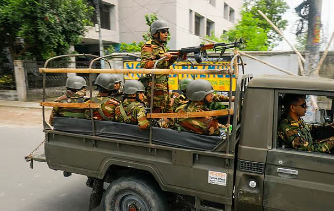 সেনাবাহিনীর কর্মকর্তাদের ম্যাজিস্ট্রেসি ক্ষমতা আরও দুই মাস বাড়ল