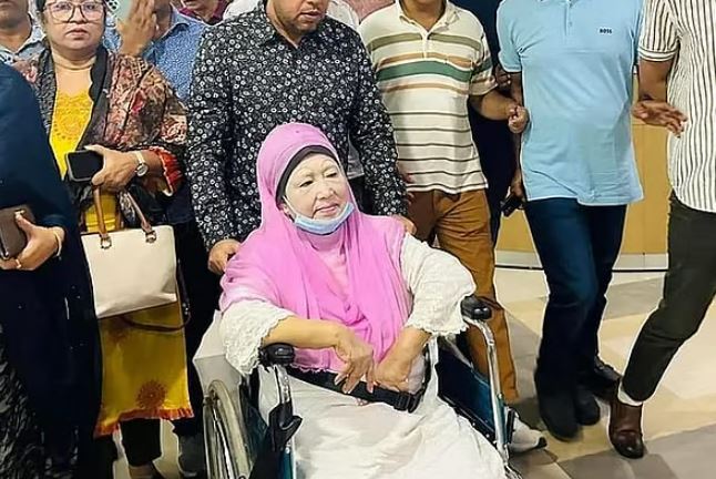 খালেদা জিয়া দেশে ফিরছেন মঙ্গলবার সকালে