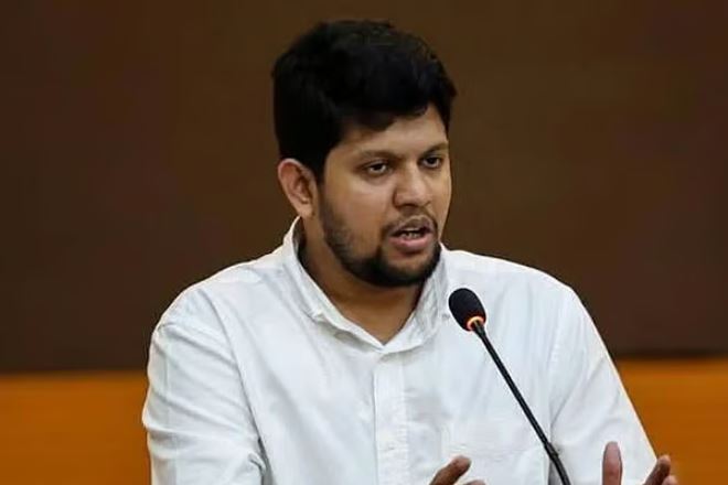 ‘রাষ্ট্র ও এস্টাবলিশমেন্টে ছাত্রদের ন্যায্য হিস্যা’ নিশ্চিত করার কথা বললেন উপদেষ্টা মাহফুজ