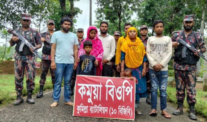 কুমিল্লা ও ফেনী সীমান্তে ৫২ জনকে পুশইন করল বিএসএফ