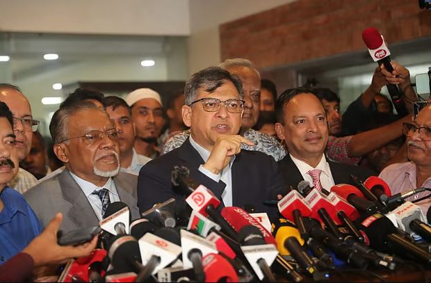 জাতীয় নির্বাচন ডিসেম্বরের পরে যাওয়ার কোনো কারণ নেই: সালাহউদ্দিন আহমদ