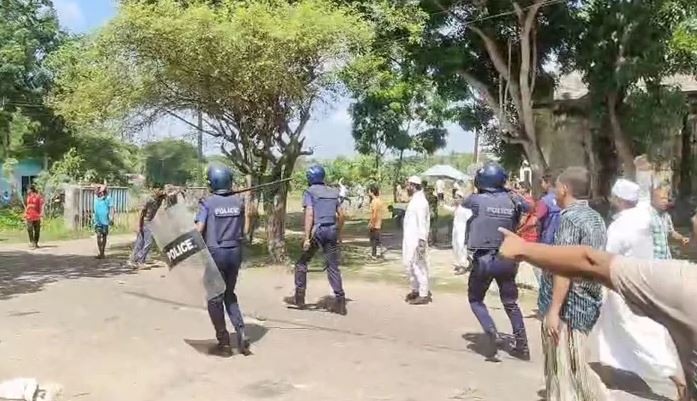 ‘সুদের টাকা’ কেন্দ্র করে গোপালগঞ্জে মাইকে ঘোষণা দিয়ে দুই গ্রামবাসীর সংঘর্ষ, আহত ২০