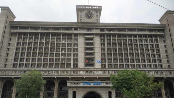 ৪০ দিন পর খুলল নগর ভবন, প্রশাসকের কক্ষ এখনো তালাবদ্ধ