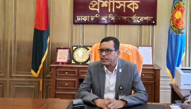 নগর ভবনে ৪৩ দিন পর ফিরলেন ডিএসসিসি প্রশাসক
