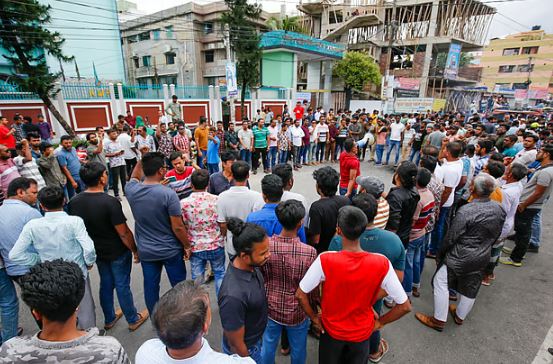 এসআই সুকান্ত গ্রেপ্তার, কেএমপি সদর দপ্তরের সামনে আজও বিক্ষোভ