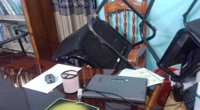 লালমনিরহাটে থানায় হামলা চালিয়ে আসামি ছিনতাই, পুলিশসহ আহত ২০
