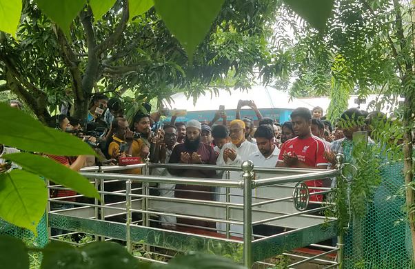 আবরার ফাহাদের কবর জিয়ারতে দক্ষিণাঞ্চলে শুরু হল এনসিপির পদযাত্রা