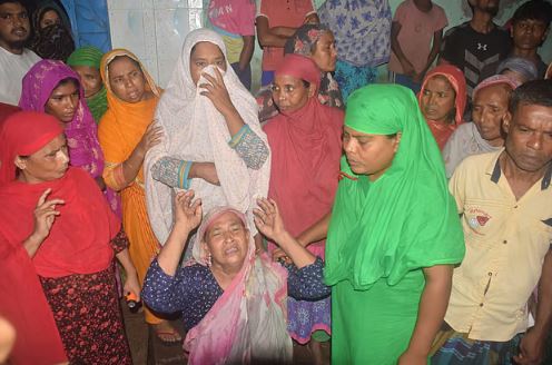 বগুড়ায় কিশোরীকে কুপিয়ে জখম, বাঁচাতে গিয়ে দাদি ও ভাবি নিহত