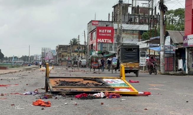গোপালগঞ্জে কারফিউ চলবে, শুক্রবার ৩ ঘণ্টা বিরতি