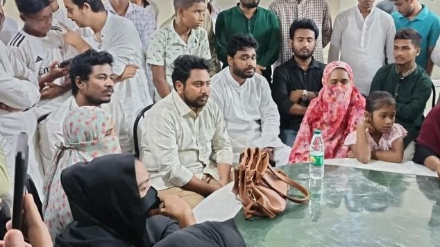 প্রশাসনের বিভিন্ন জায়গায় স্বৈরাচারের দোসররা আছে: নাহিদ ইসলাম