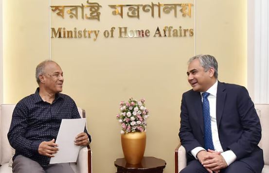 পাকিস্তানের সঙ্গে ‘অন অ্যারাইভাল’ ভিসা নিয়ে সমঝোতা স্মারক চূড়ান্ত পর্যায়ে: স্বরাষ্ট্র উপদেষ্টা