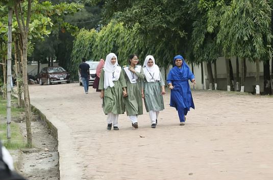 যুদ্ধবিমান বিধ্বস্তের ১৫ দিন পর উত্তরার মাইলস্টোন কলেজে পাঠদান শুরু