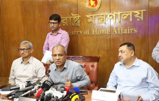 নির্বাচনের আগে এসপি-ওসিদের বদলি হবে লটারির মাধ্যমে: স্বরাষ্ট্র উপদেষ্টা