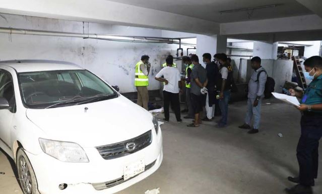 ঢাকায় বেসরকারি হাসপাতালের পার্কিংয়ে গাড়ির ভেতর থেকে দুজনের মরদেহ উদ্ধার