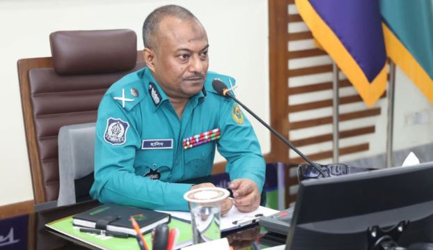 অস্ত্রধারীদের দেখামাত্র ‘আত্মরক্ষায় গুলির নির্দেশ’ সিএমপি কমিশনারের