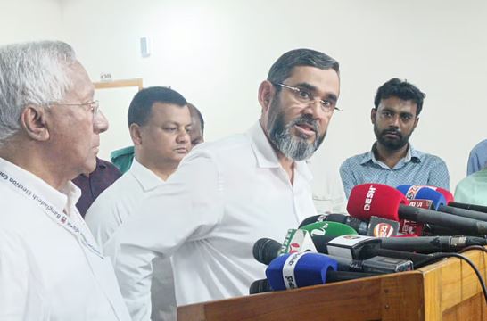ফেরারি আসামি নির্বাচনে অযোগ্য হবেন, এমন বিধান যুক্ত করার প্রস্তাব ইসির
