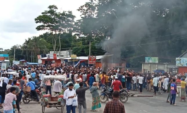 সীমানা পুনর্বিন্যাস: ভাঙ্গায় পুলিশের সঙ্গে আন্দোলনকারীদের ধাওয়া-পাল্টা ধাওয়া