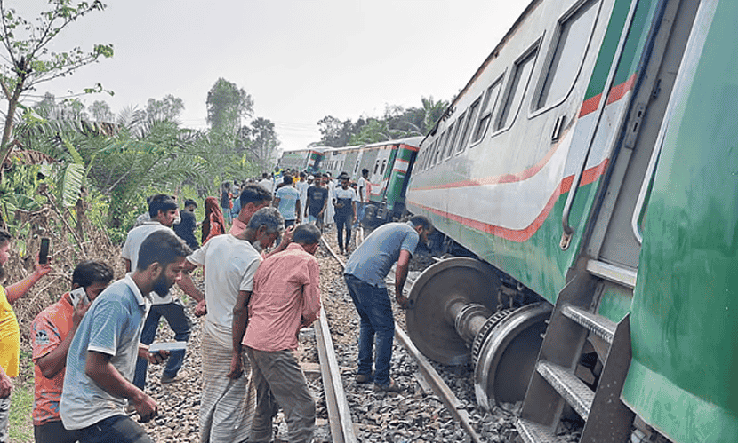 সান্তাহারে ২১ ঘণ্টা পর স্বাভাবিক হলো ট্রেন চলাচল