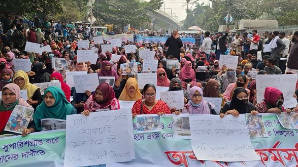 প্রাথমিকের নিয়োগ বাতিল হওয়া প্রার্থীরা আজও অবস্থান নিয়েছে শাহবাগে