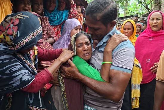 ‘আমরা মরে গেলাম ঋণের দায়ে আর খাওয়ার অভাবে’