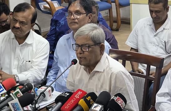 একাত্তরের অসাম্প্রদায়িক চেতনাকে ধর্মীয় দৃষ্টিকোণ থেকে নষ্ট করা হচ্ছে: মির্জা ফখরুল