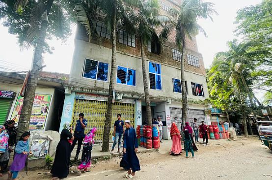 গ্রেপ্তার আতঙ্কে গ্রাম পুরুষশূন্য, ২৪ ঘণ্টায়ও মামলা হয়নি
