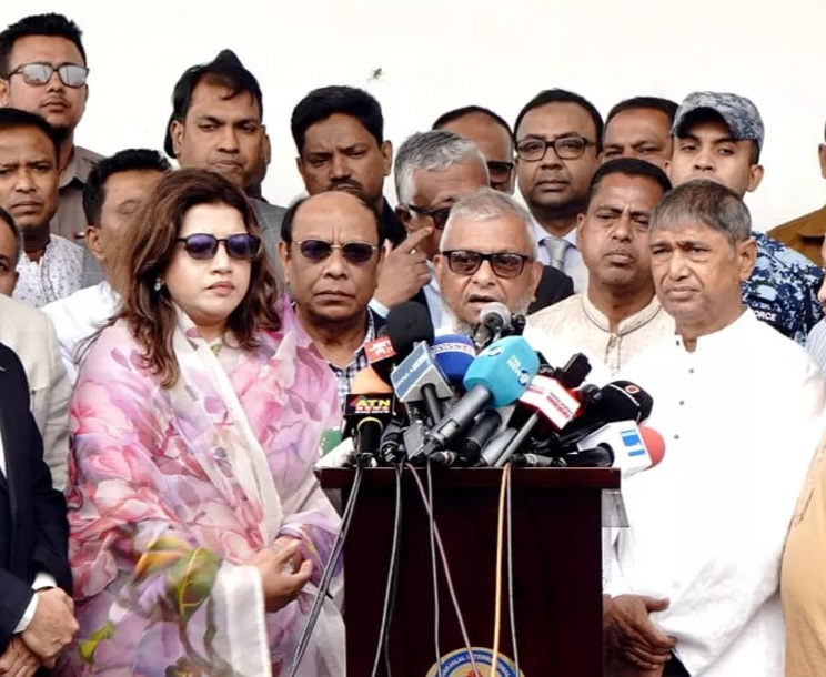 সৌদিতে ক্ষেপণাস্ত্র হামলায় নিহত মোশাররফের পরিবারের পাশে সরকার