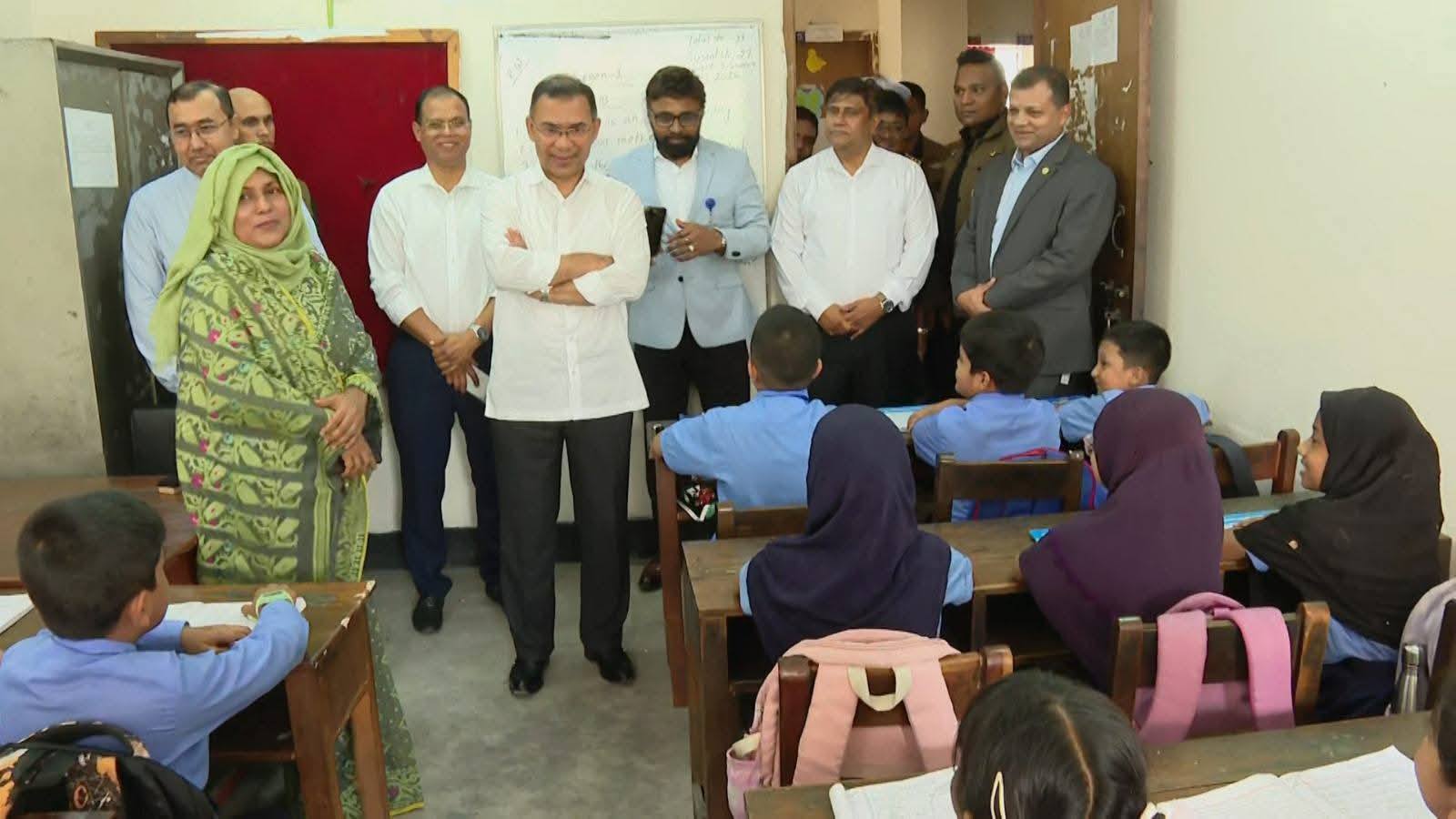 পড়াশোনার পাশাপাশি খেলাধুলায় মনোযোগী হওয়ার আহ্বান প্রধানমন্ত্রীর