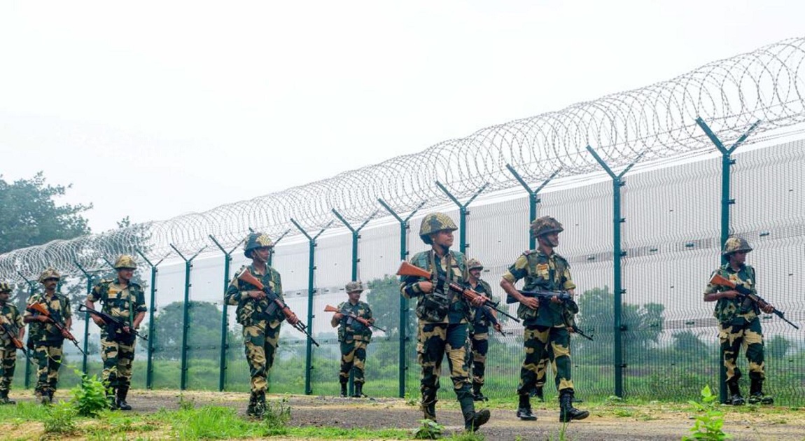 ভারতীয়দেরকে বিদেশী বলে বাংলাদেশে পুশ ইন করছে ভারত