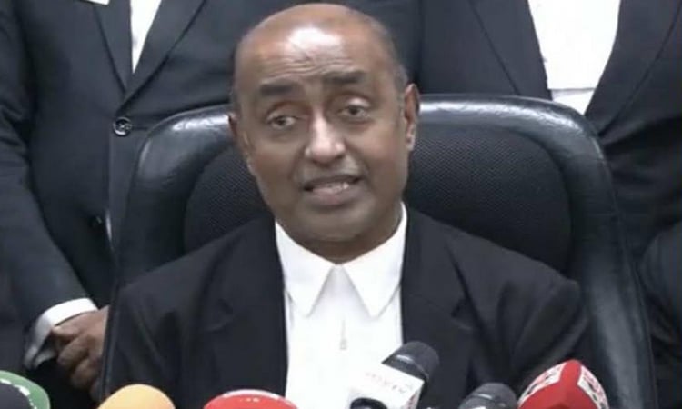 তত্ত্বাবধায়ক সরকার বাতিলের রায়টি রাজনৈতিক উদ্দেশ্যপ্রণোদিতভাবে লেখা হয়েছিল: অ্যাটর্নি জেনারেল