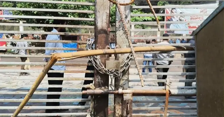 ডুয়েটে চলছে ব্লকেড কর্মসূচি, কাউকে ঢুকতে দিচ্ছেন না শিক্ষার্থীরা