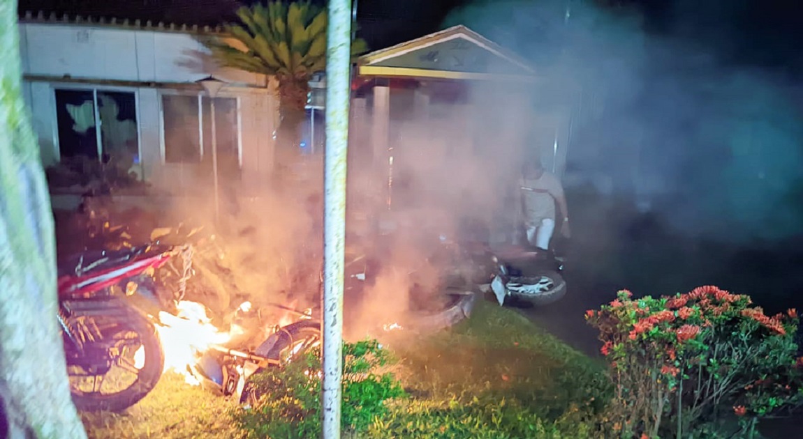 রংপুরে জি এম কাদেরের বাসভবনে হামলা, মোটরসাইকেলে অগ্নিসংযোগ