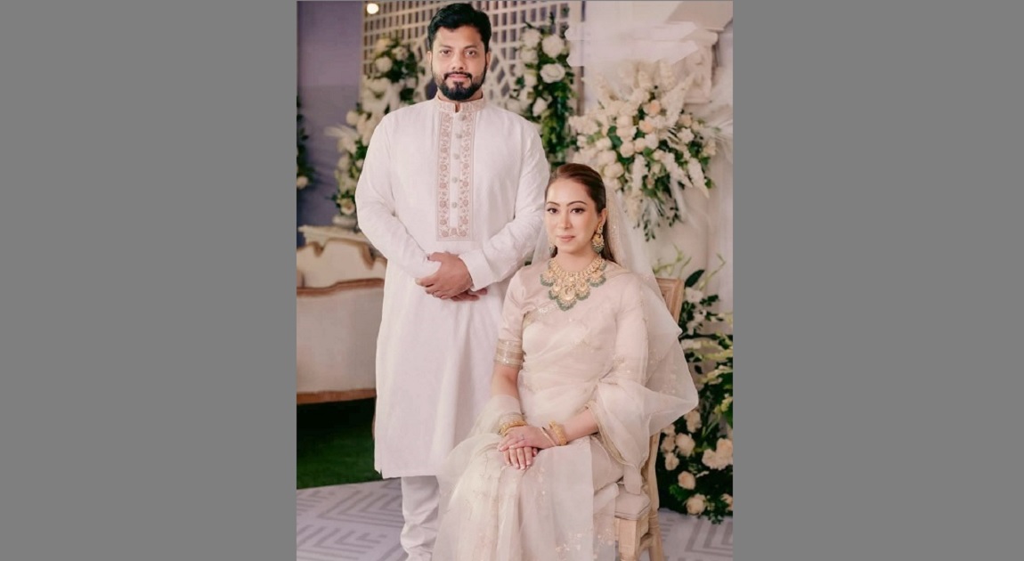 ইশরাক হোসেনের বাগদান সম্পন্ন
