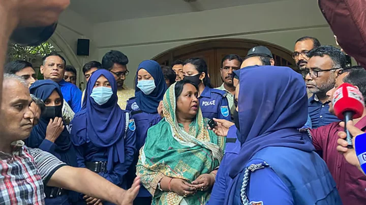 সিদ্ধিরগঞ্জের দুই মামলায় হাইকোর্টে জামিন পেলেন আইভী