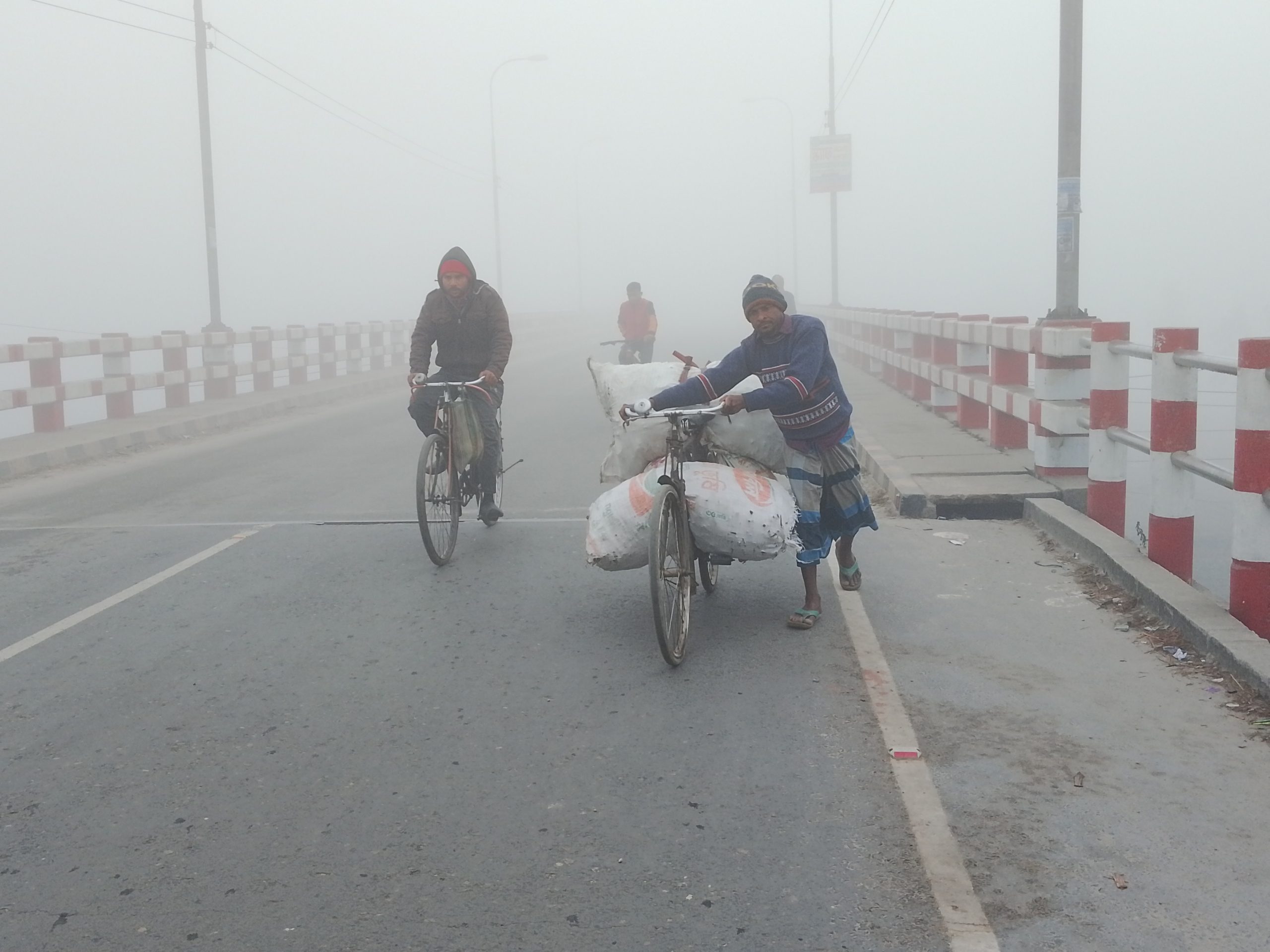 কুড়িগ্রামে শীতের তীব্রতা চরমে, তাপমাত্রা ৯ ডিগ্রির ঘরে