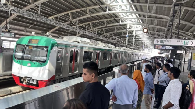 মেট্রোরেল স্টেশনে নতুন নির্দেশনা, কঠোর হুঁশিয়ারি