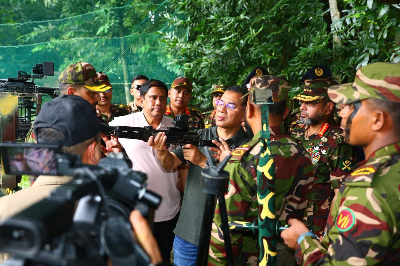 বরিশালে সেনাবাহিনীর গ্রীষ্মকালীন প্রশিক্ষণ পরিদর্শন করলেন প্রধানমন্ত্রী