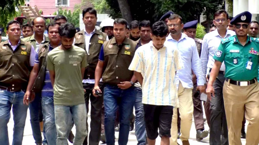 খেজুর-শসা আর পোড়ানো চুড়ির সূত্রে চার খুনের আসামি শনাক্ত