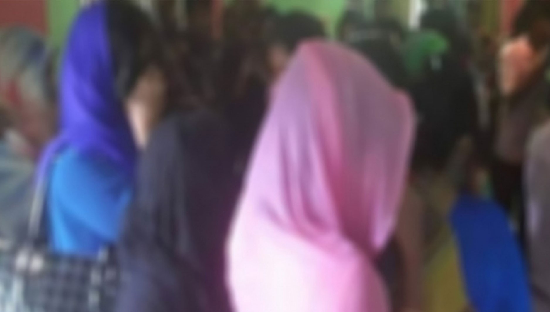 আবাসিক হোটেল থেকে ১০ তরুণ-তরুণী গ্রেফতার