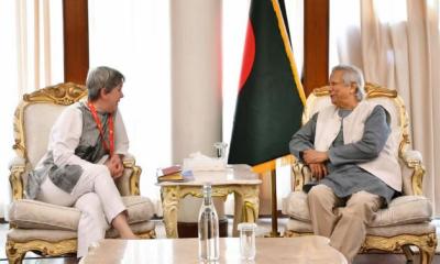 ফেসবুকে বাংলাদেশ নিয়ে অপপ্রচার বন্ধে মেটাকে ব্যবস্থা নিতে বললেন প্রধান উপদেষ্টা