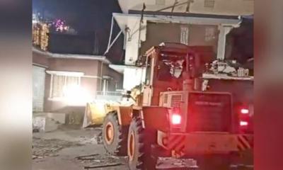 আমুর ডুপ্লেক্স, হাসনাত আবদুল্লাহর বাসভবন গুড়িয়ে দেওয়া হয়েছে