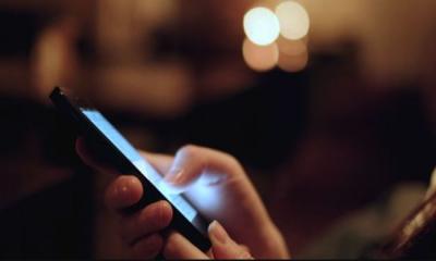 প্রচলিত গণমাধ্যমের চেয়ে মোবাইলের ওপর মানুষ বেশি নির্ভর: জরিপ