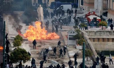 বিক্ষোভে অচল গ্রিস, পুলিশের সঙ্গে সংঘর্ষ