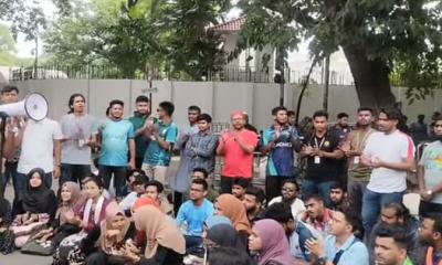 রাজপথ ছাড়েননি জবির আন্দোলনকারীরা