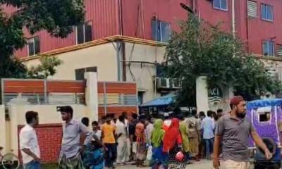 সিরাজগঞ্জে মানসিক প্রতিবন্ধীকে কুপিয়ে হত্যা, লাশে আগুন