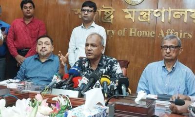 গোপালগঞ্জে গুলি হয়েছে পরিস্থিতির কারণে, গণগ্রেপ্তার হচ্ছে না: স্বরাষ্ট্র উপদেষ্টা