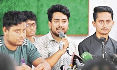 সারা দেশে চলে গণগ্রেপ্তার