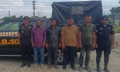 ভুয়া র‍্যাবকে ধাওয়া দিল আসল র‍্যাব, দুই পক্ষকেই পেটাল জনতা
