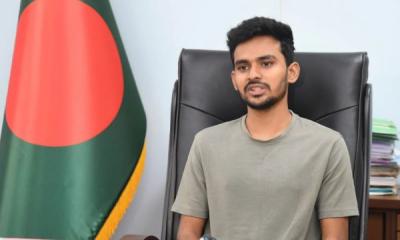 নির্বাচনকালীন সরকারে থাকছেন না উপদেষ্টা আসিফ মাহমুদ
